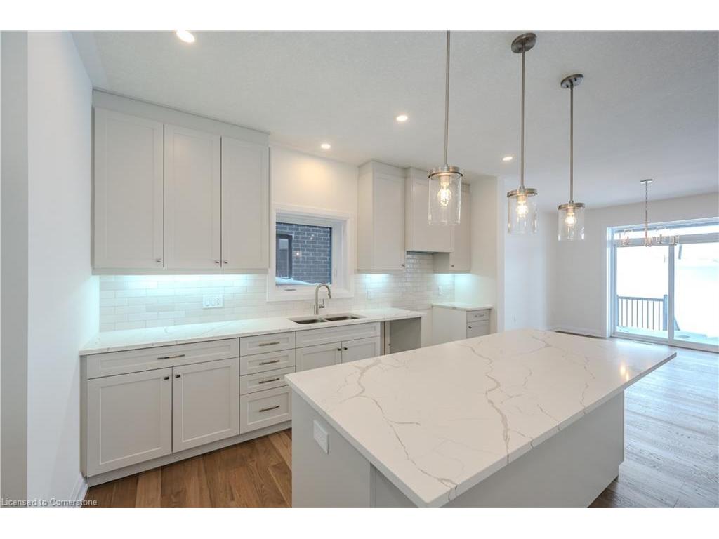 









751


Autumn Willow

Drive,
Waterloo,




ON
N2V 0H8


