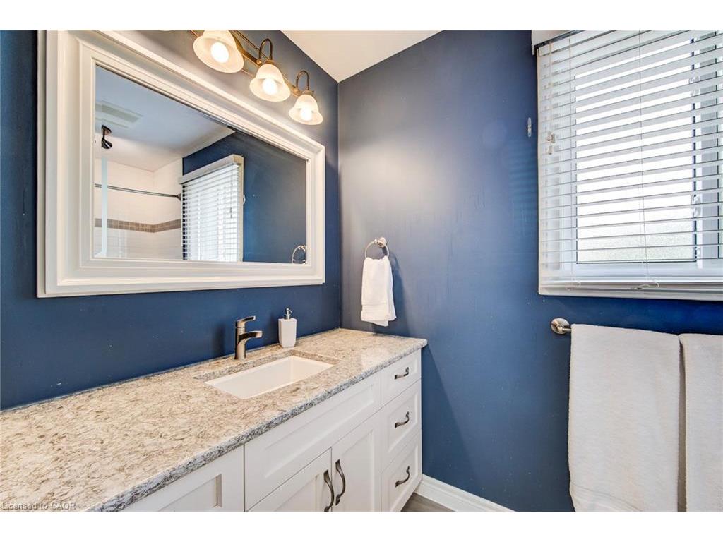 









33


Tinatawa

Court,
Kitchener,




ON
N2A 3G9

