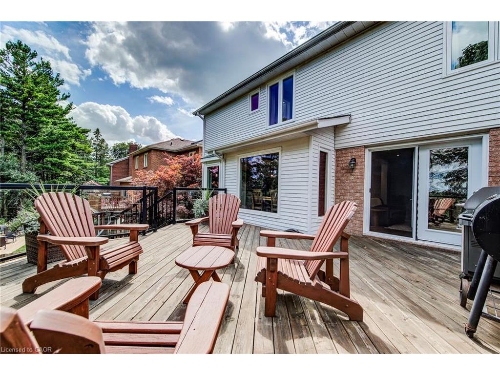 









33


Tinatawa

Court,
Kitchener,




ON
N2A 3G9

