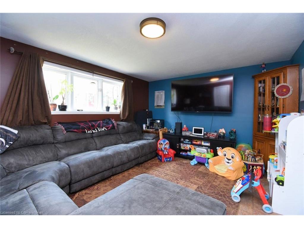 









5


7th

Street,
Grimsby,




ON
L3M 2T5

