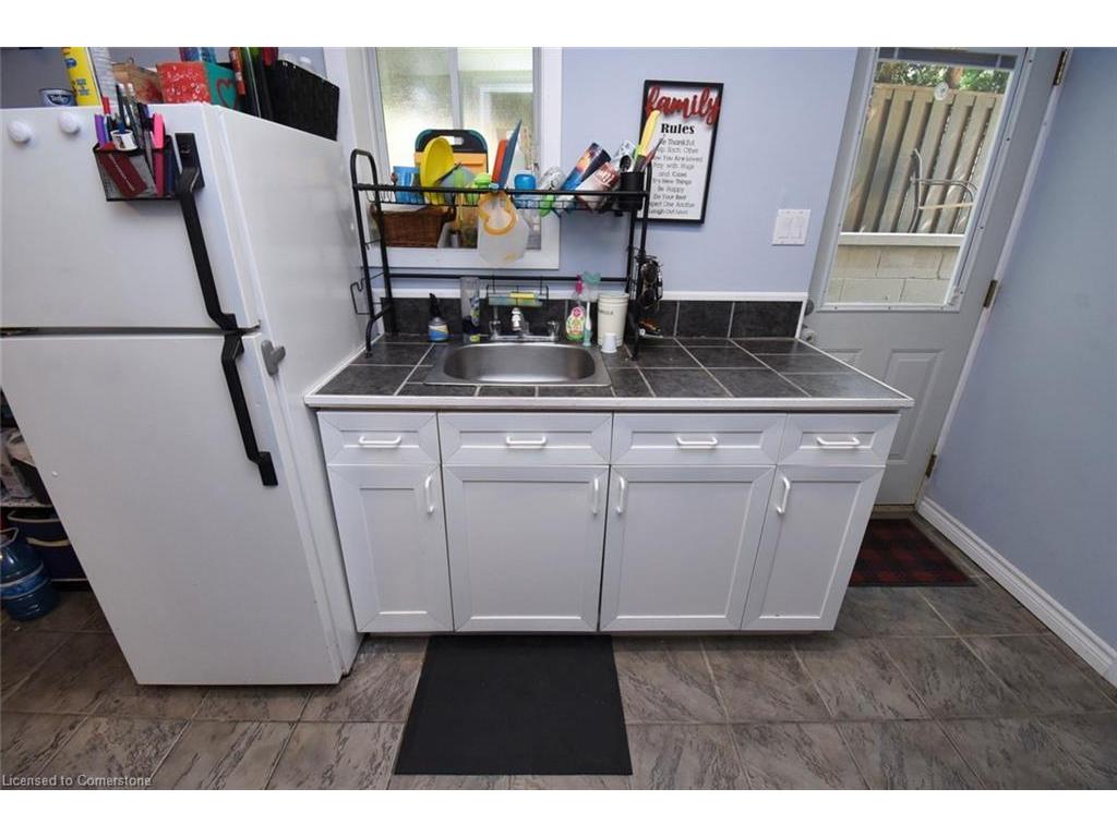 









5


7th

Street,
Grimsby,




ON
L3M 2T5

