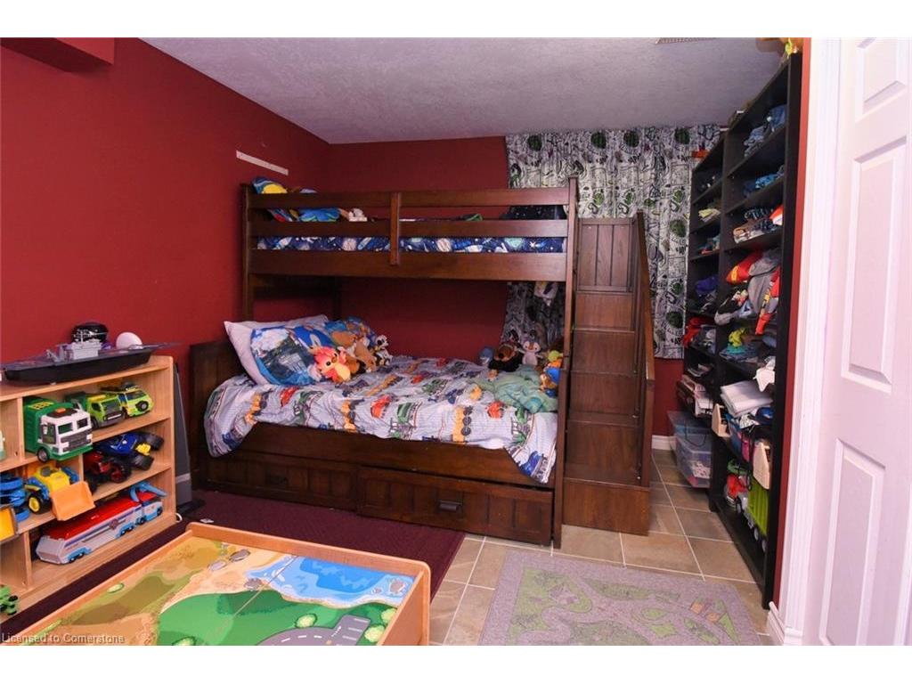 









5


7th

Street,
Grimsby,




ON
L3M 2T5

