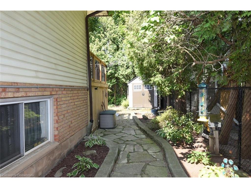 









5


7th

Street,
Grimsby,




ON
L3M 2T5

