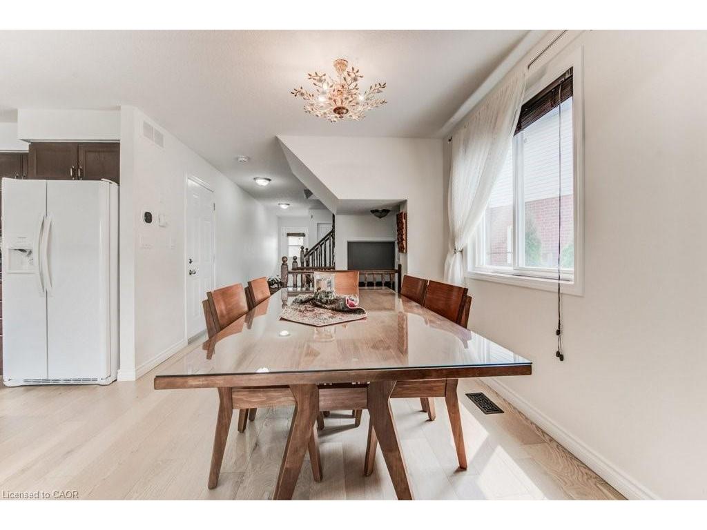 









220


Lemon Grass

Crescent,
Kitchener,




ON
N2N 3R7

