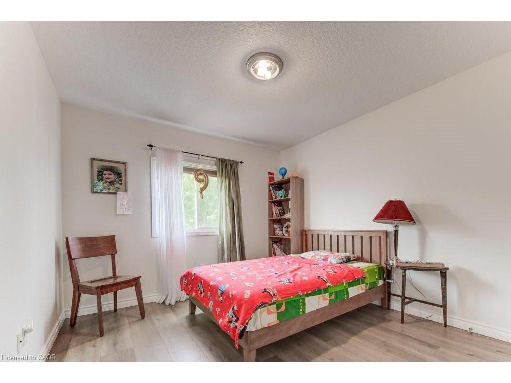 









220


Lemon Grass

Crescent,
Kitchener,




ON
N2N 3R7


