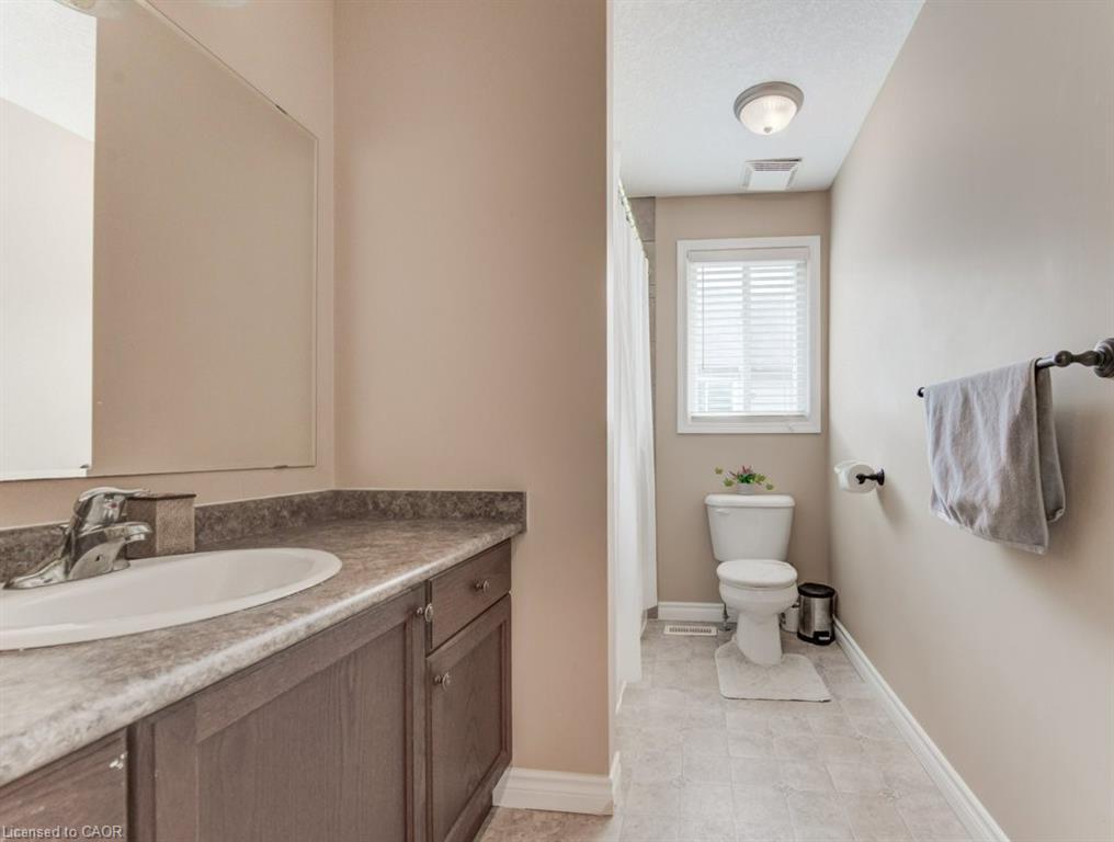 









220


Lemon Grass

Crescent,
Kitchener,




ON
N2N 3R7

