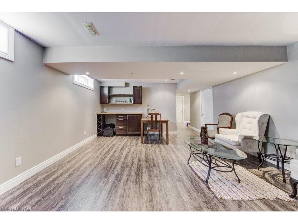









220


Lemon Grass

Crescent,
Kitchener,




ON
N2N 3R7

