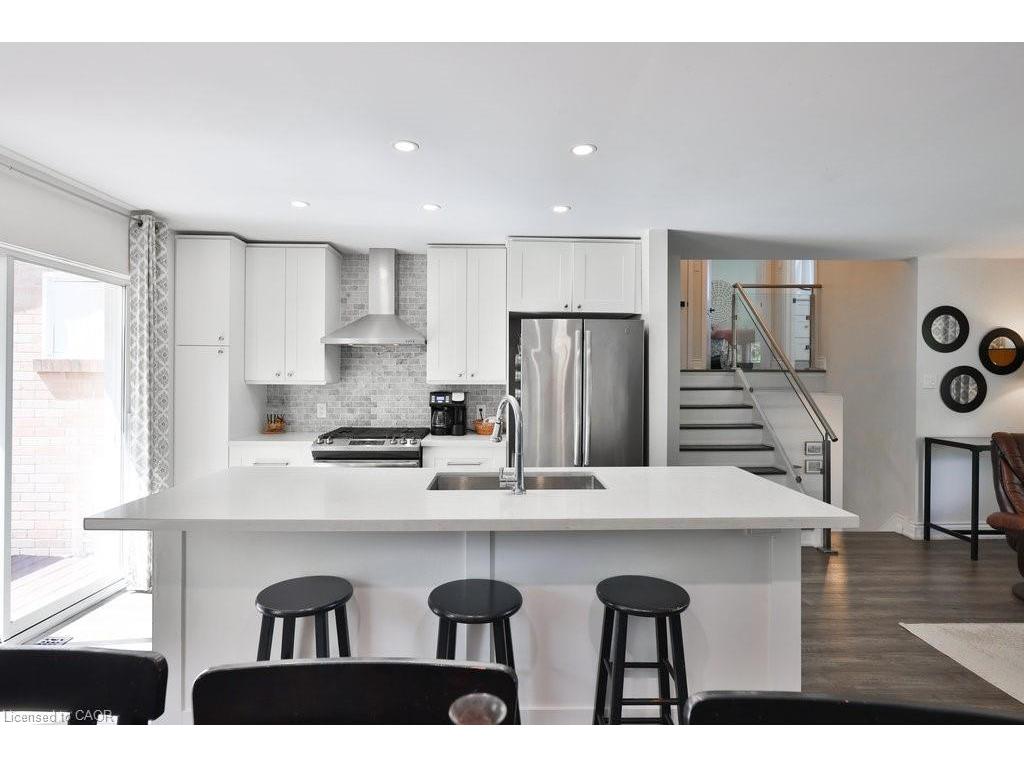 









1404


Lewisham

Drive,
Mississauga,




ON
L5J 3R3

