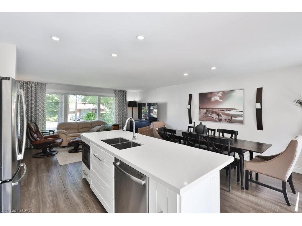 









1404


Lewisham

Drive,
Mississauga,




ON
L5J 3R3

