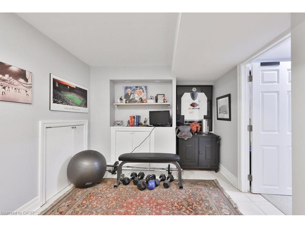 









1404


Lewisham

Drive,
Mississauga,




ON
L5J 3R3

