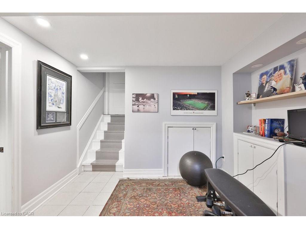 









1404


Lewisham

Drive,
Mississauga,




ON
L5J 3R3

