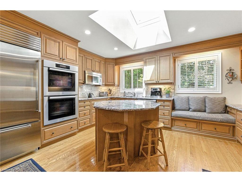 









298


Glen Afton

Drive,
Burlington,




ON
L7L 1H1

