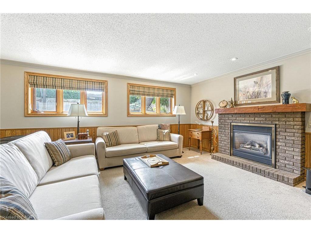 









298


Glen Afton

Drive,
Burlington,




ON
L7L 1H1

