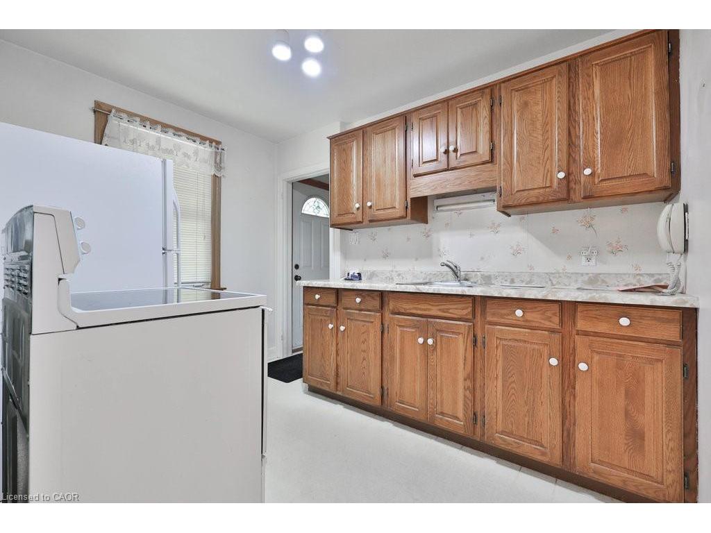 









72


Oriole

Avenue,
Mississauga,




ON
L5G 1V2

