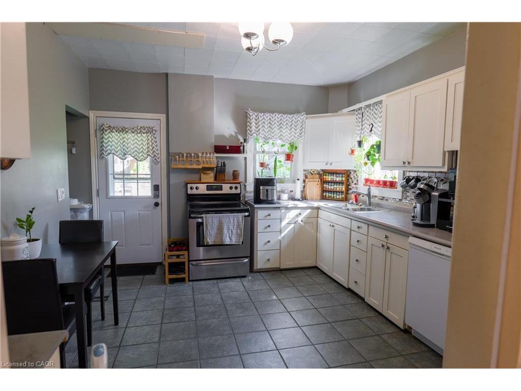 









148


East

Avenue, 1,
Brantford,




ON
N3S 3M4

