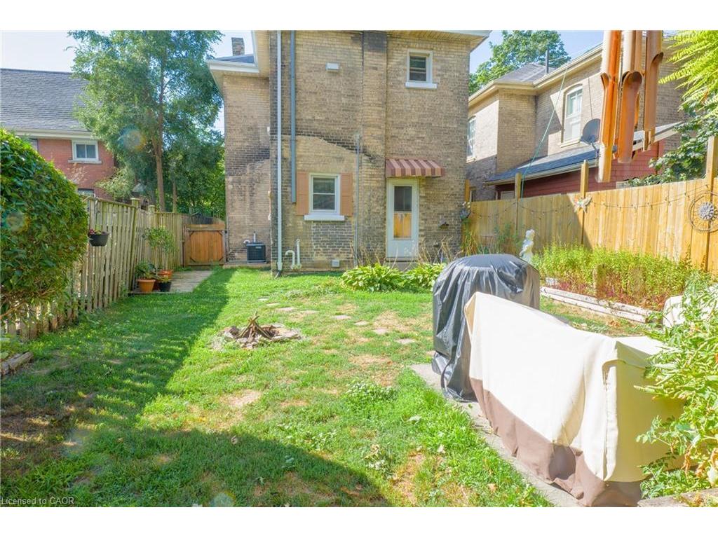 









148


East

Avenue, 1,
Brantford,




ON
N3S 3M4


