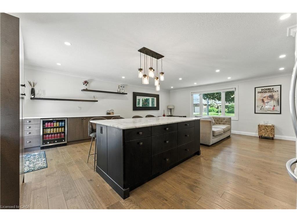 









124


Southwood

Drive,
Cambridge,




ON
N1S 3S2


