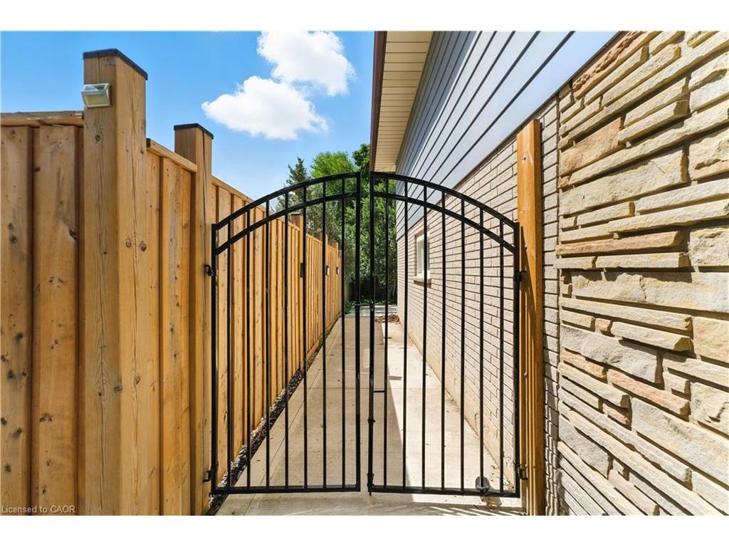 









124


Southwood

Drive,
Cambridge,




ON
N1S 3S2

