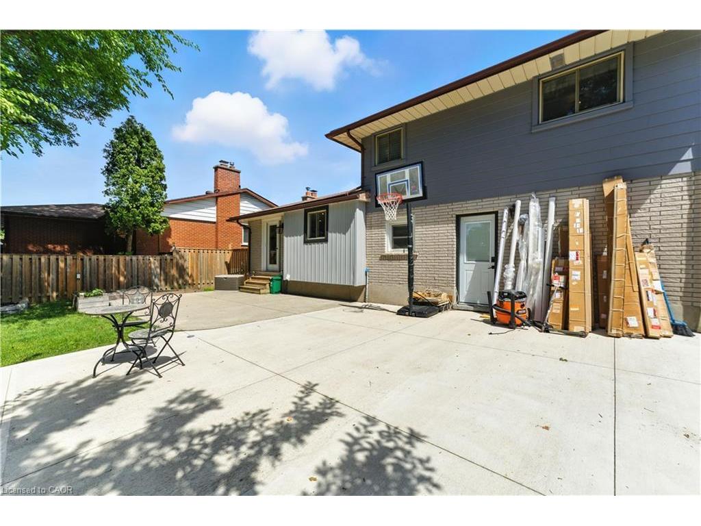 









124


Southwood

Drive,
Cambridge,




ON
N1S 3S2

