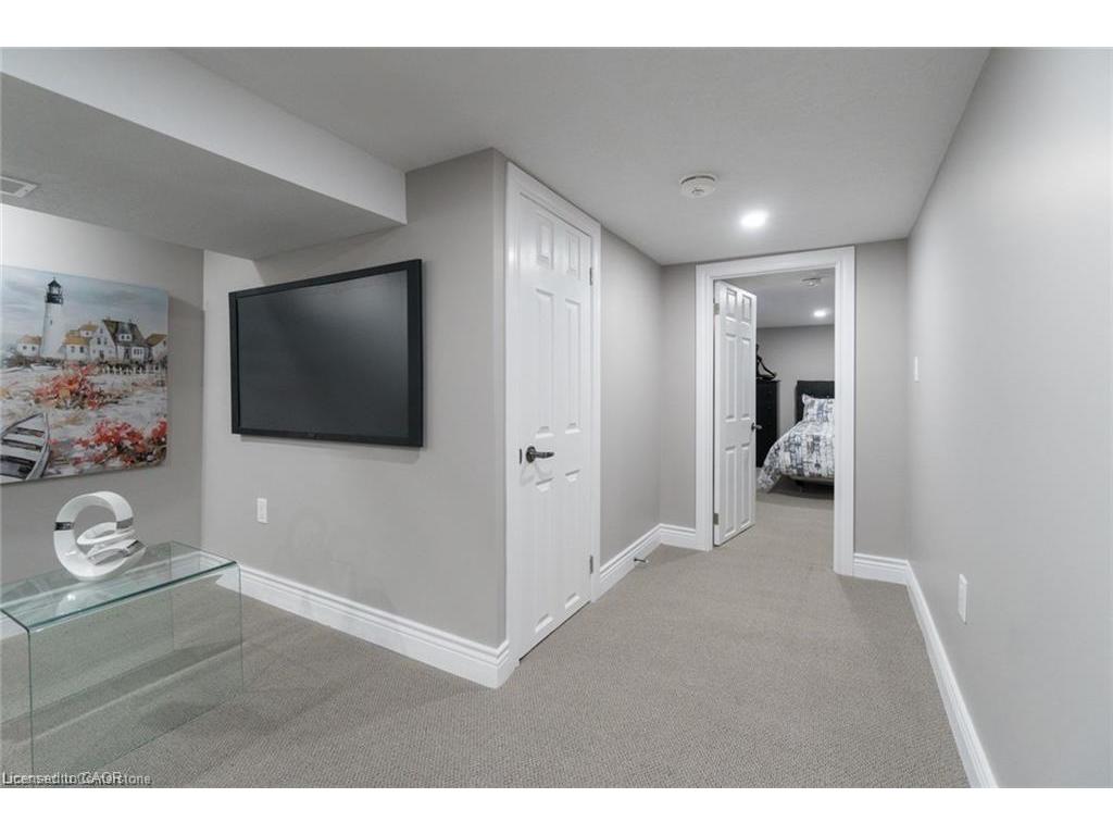 









27


Belmont

Avenue, 2,
Hamilton,




ON
L8L 7L9

