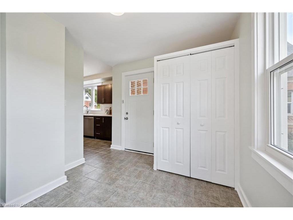 









123


Strange

Street,
Kitchener,




ON
N2G 1R4

