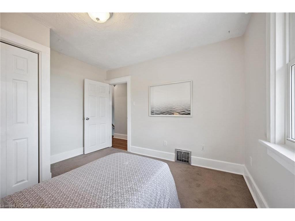 









123


Strange

Street,
Kitchener,




ON
N2G 1R4

