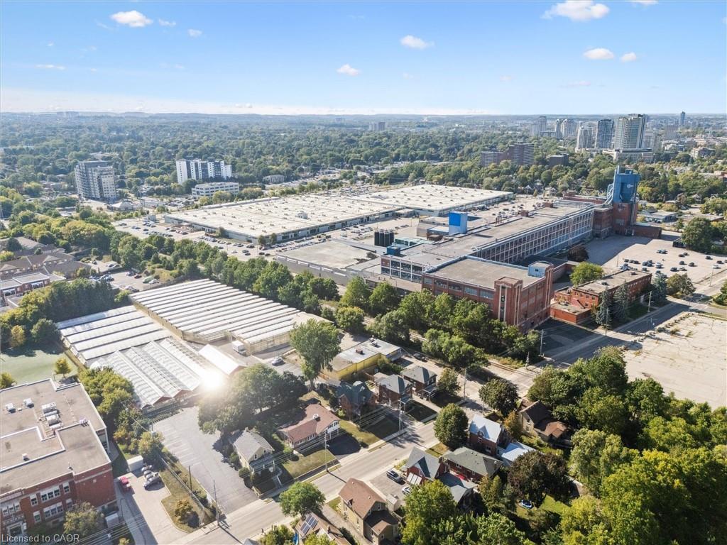 









123


Strange

Street,
Kitchener,




ON
N2G 1R4

