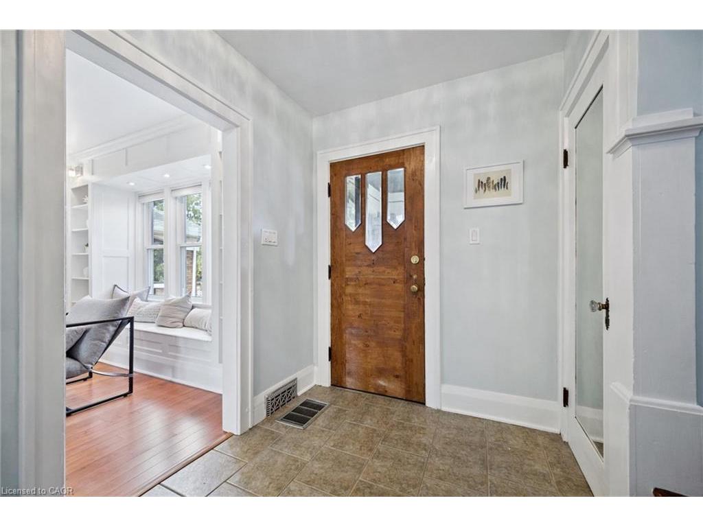 









123


Strange

Street,
Kitchener,




ON
N2G 1R4

