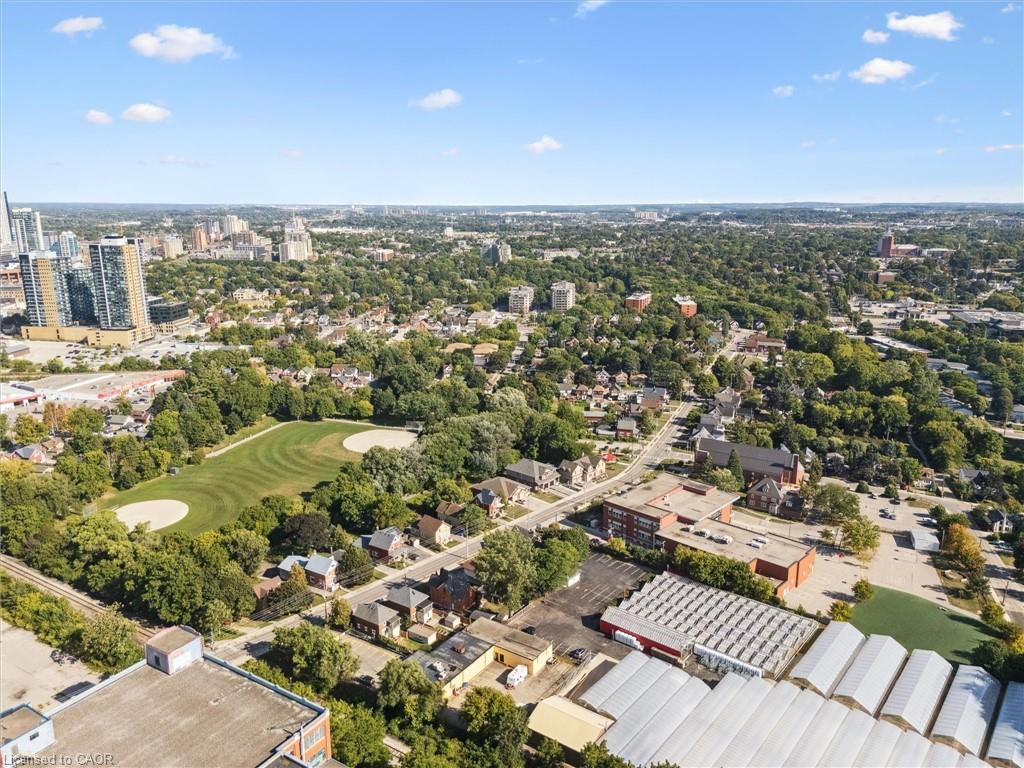









123


Strange

Street,
Kitchener,




ON
N2G 1R4

