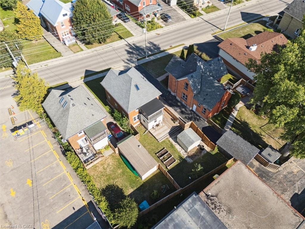 









123


Strange

Street,
Kitchener,




ON
N2G 1R4

