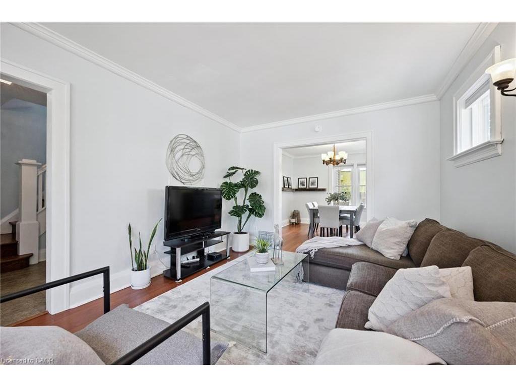 









123


Strange

Street,
Kitchener,




ON
N2G 1R4

