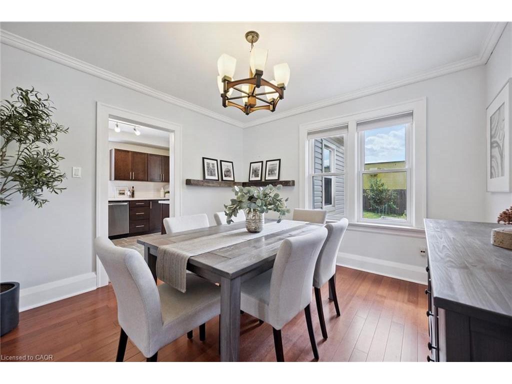 









123


Strange

Street,
Kitchener,




ON
N2G 1R4

