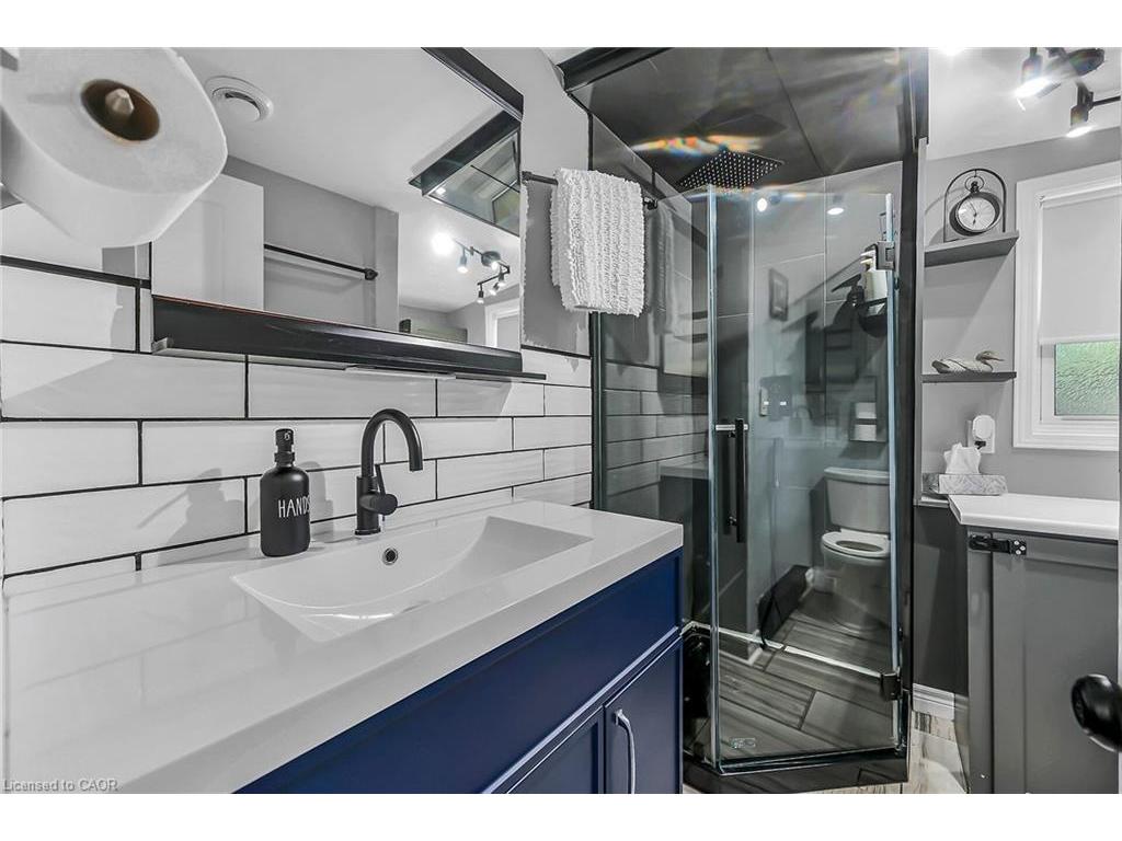 









33


Dover

Street,
Dunnville,




ON
N1A 2W6

