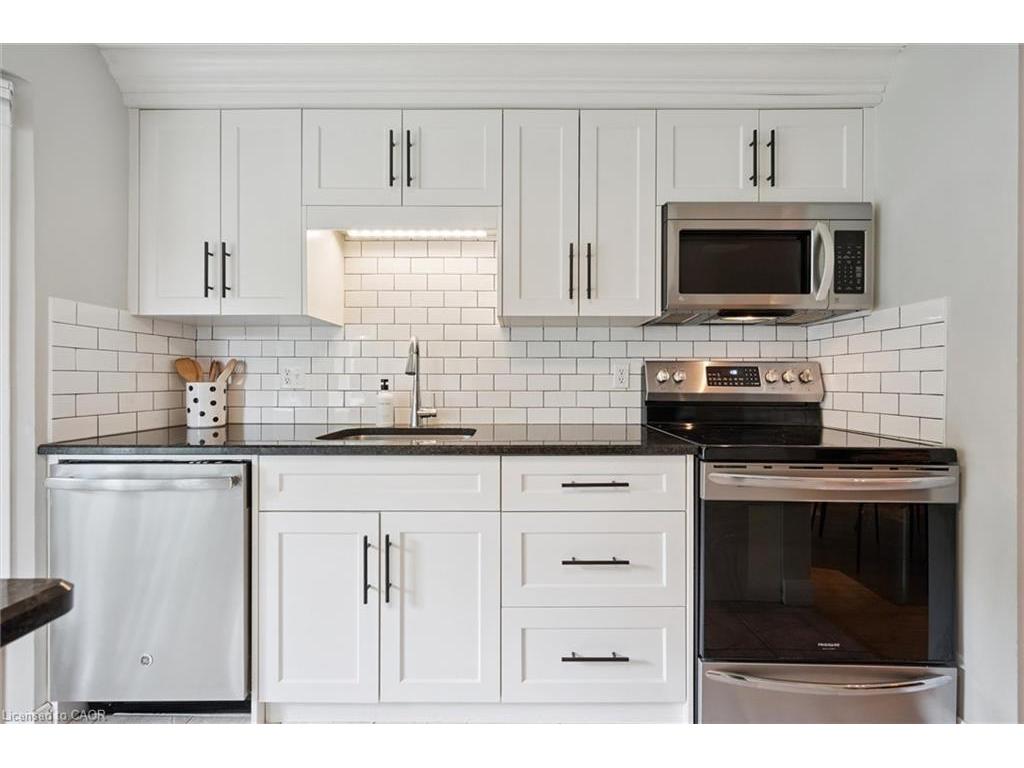 









466


Boettger

Place,
Waterloo,




ON
N2K 3N5

