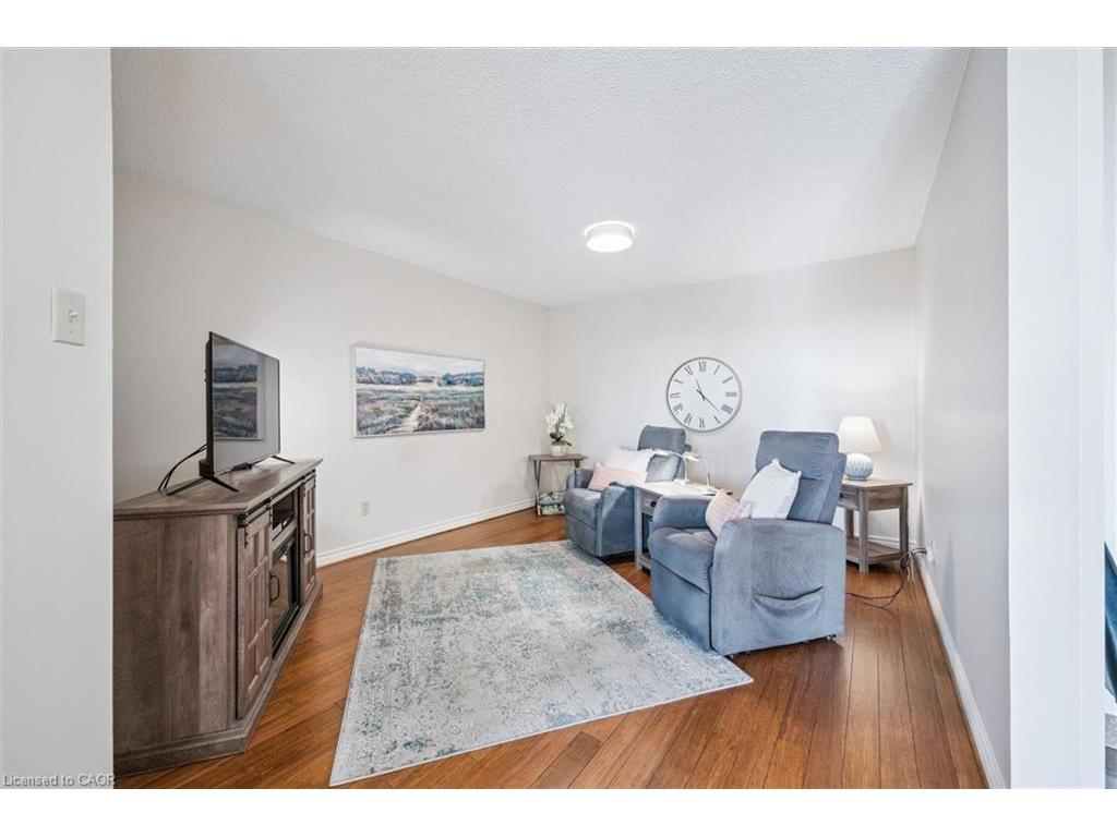 









4


Willow

Street, 903,
Waterloo,




ON
N2J 4S2

