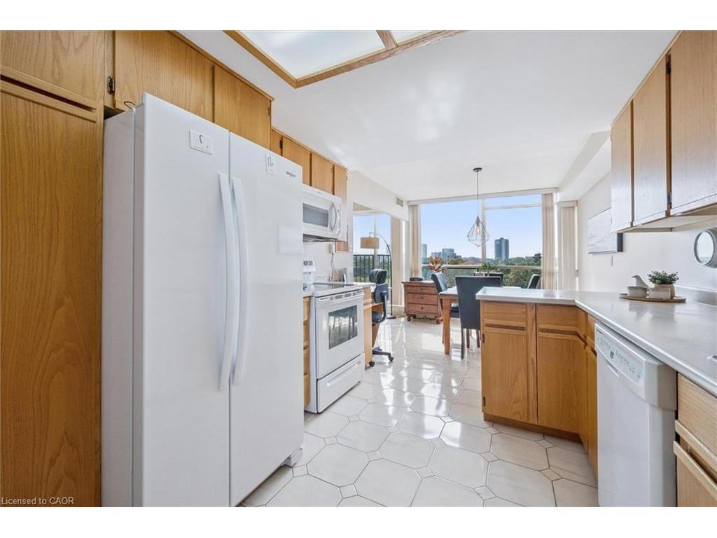 









4


Willow

Street, 903,
Waterloo,




ON
N2J 4S2

