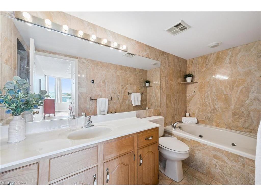 









4


Willow

Street, 903,
Waterloo,




ON
N2J 4S2


