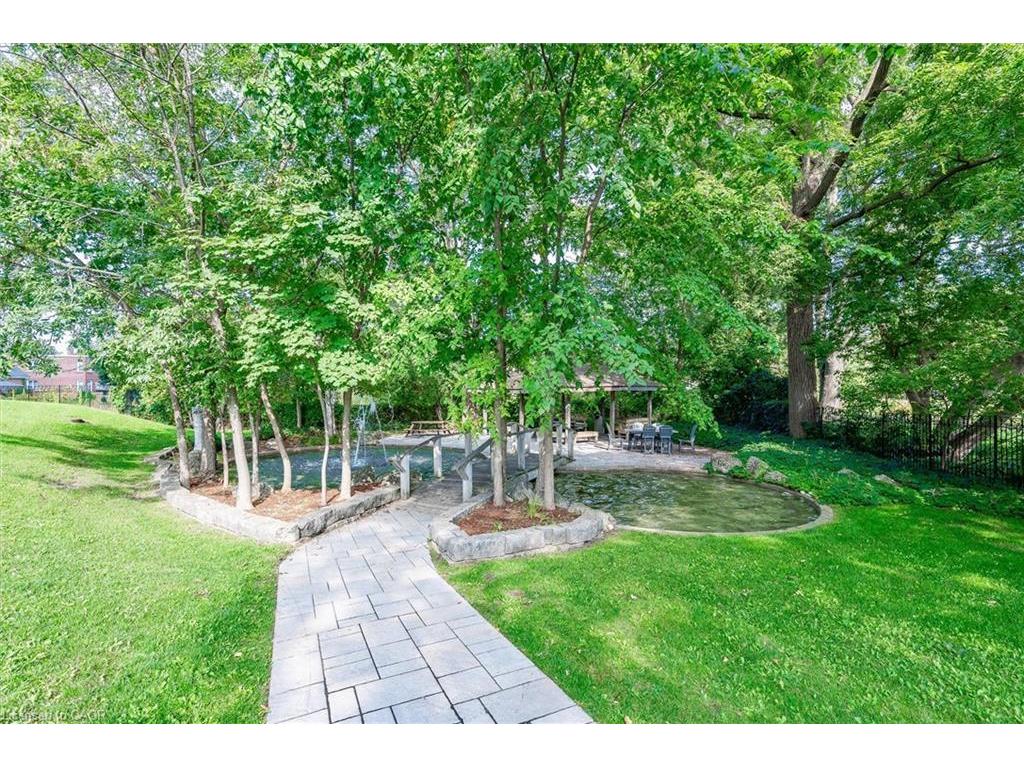 









4


Willow

Street, 903,
Waterloo,




ON
N2J 4S2

