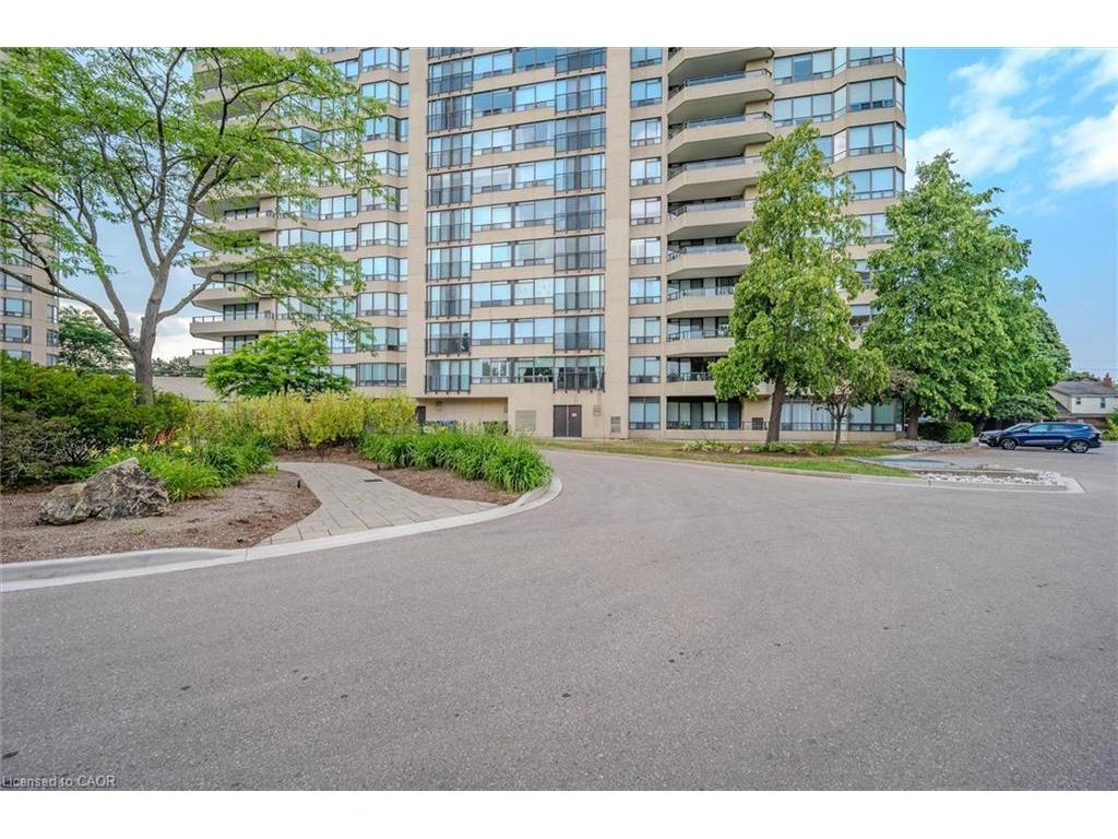 









4


Willow

Street, 903,
Waterloo,




ON
N2J 4S2

