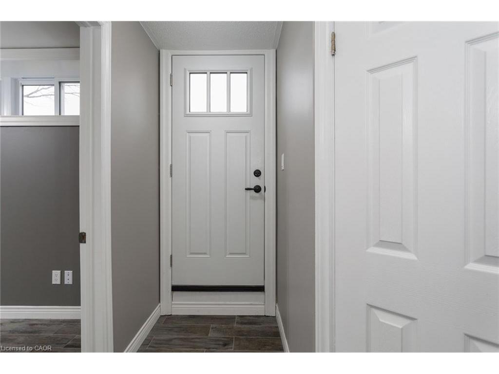 









2088


Saxon

Road,
Oakville,




ON
L6L 2V2

