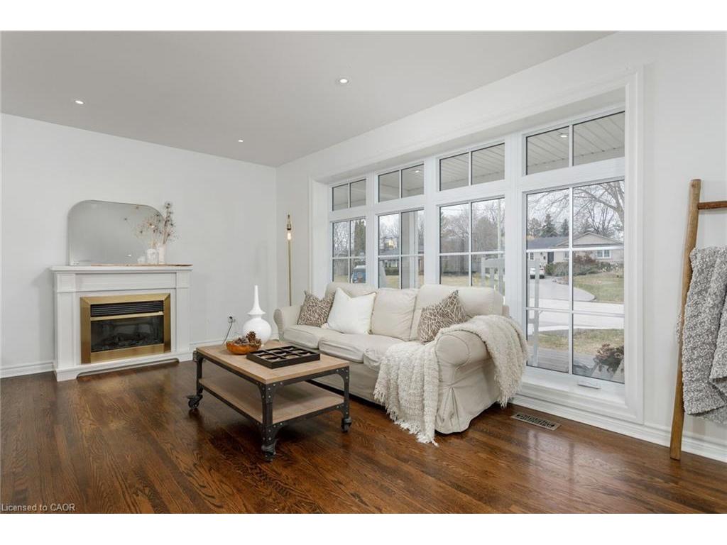 









2088


Saxon

Road,
Oakville,




ON
L6L 2V2

