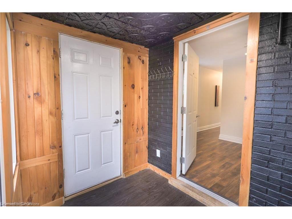 









11


Perry

Street,
St. Catharines,




ON
L2R 1K7

