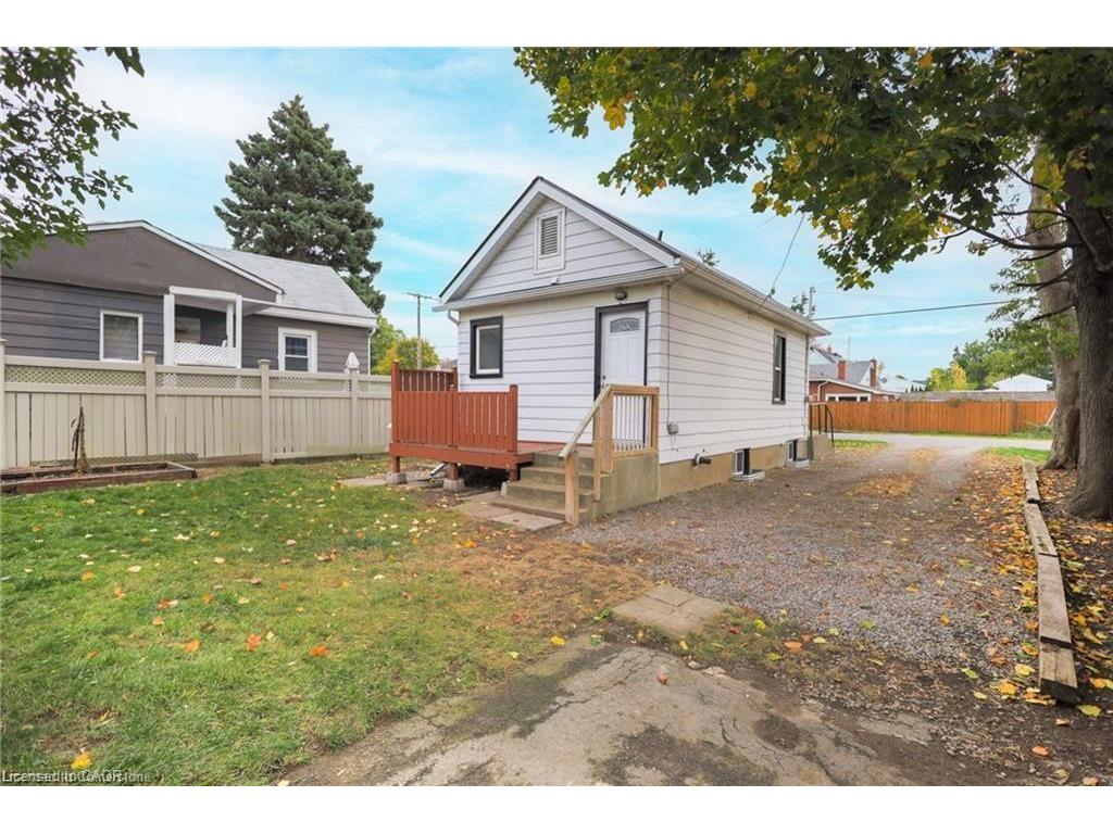 









11


Perry

Street,
St. Catharines,




ON
L2R 1K7

