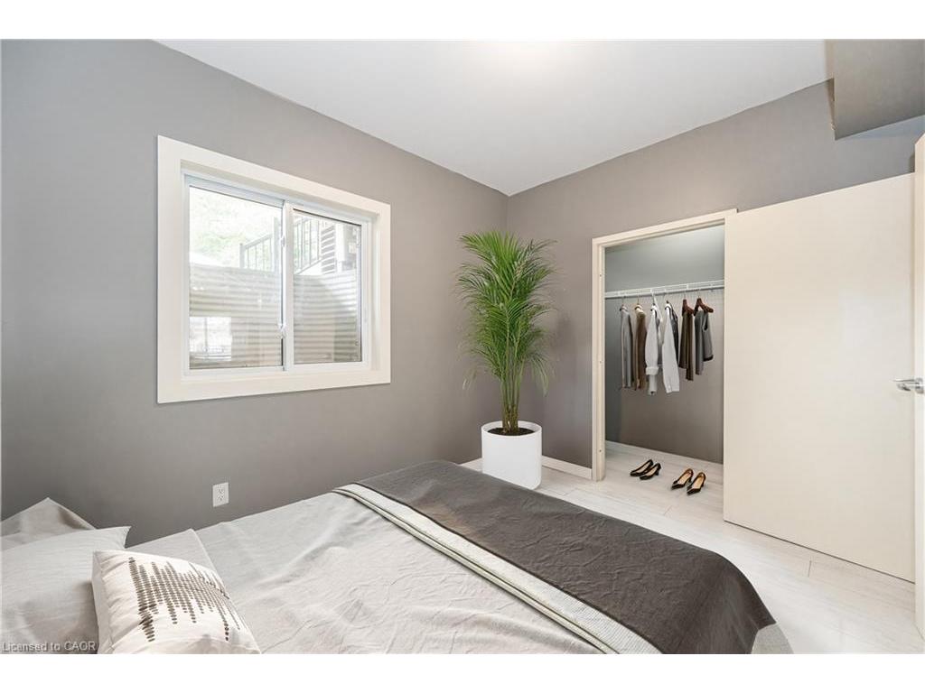 









689


Doon Village

Road, 102,
Kitchener,




ON
N2P 1A1

