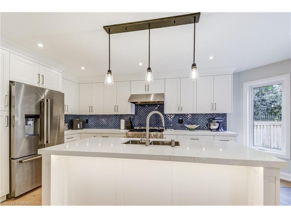 









27


Morrison Creek

Crescent,
Oakville,




ON
L6H 4C3

