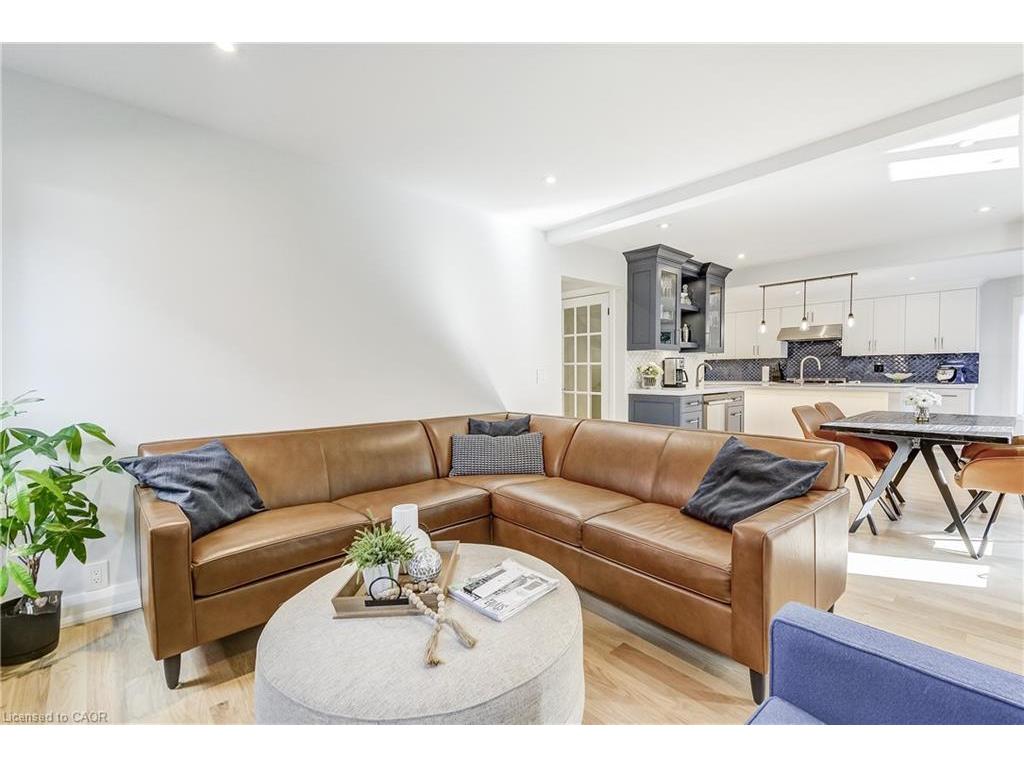 









27


Morrison Creek

Crescent,
Oakville,




ON
L6H 4C3

