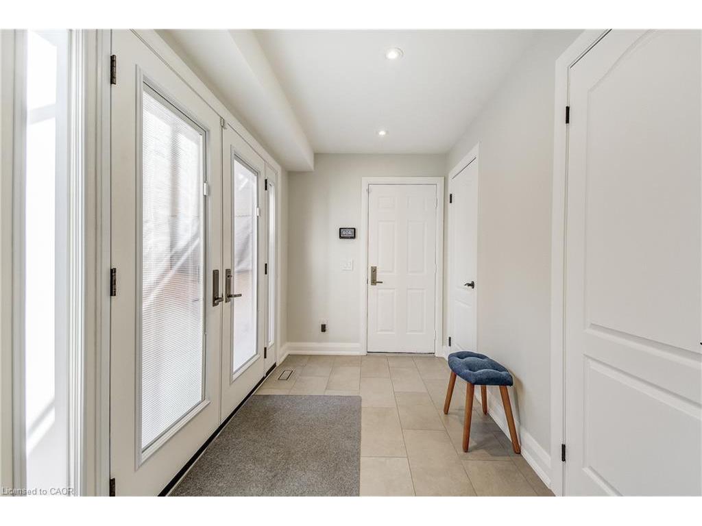 









27


Morrison Creek

Crescent,
Oakville,




ON
L6H 4C3

