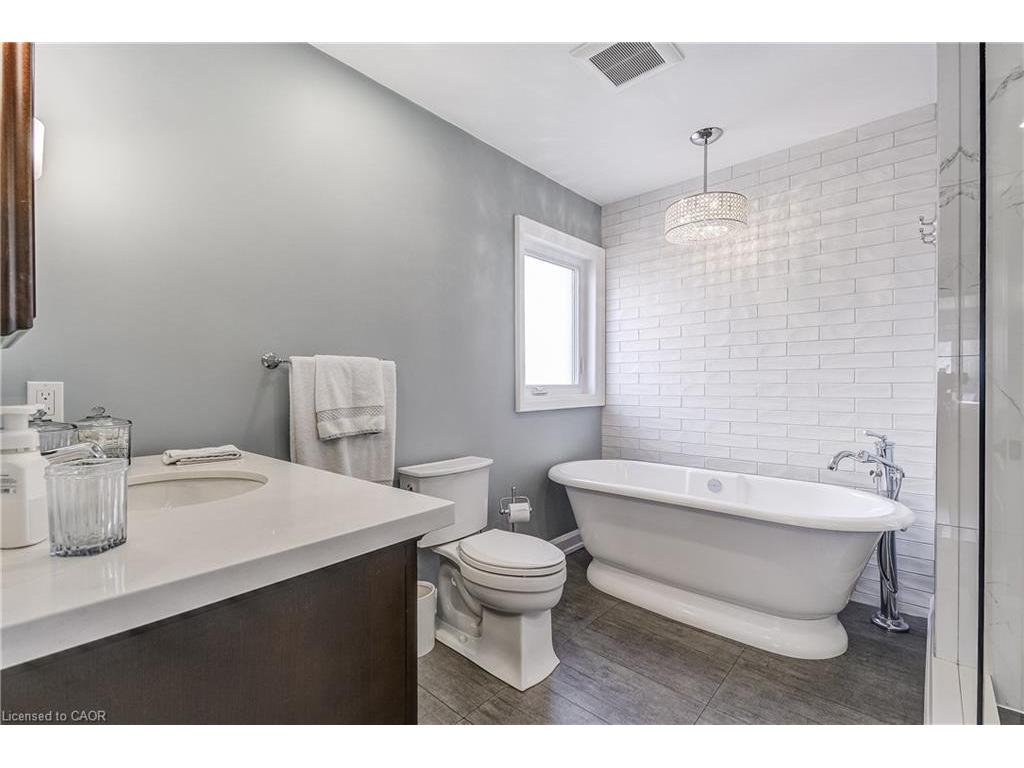 









27


Morrison Creek

Crescent,
Oakville,




ON
L6H 4C3

