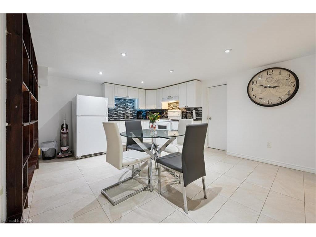 









18


Cambridge

Avenue, Lower,
Kitchener,




ON
N2B 1N4

