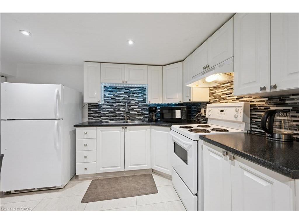 









18


Cambridge

Avenue, Lower,
Kitchener,




ON
N2B 1N4

